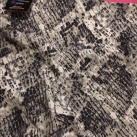 ❤️VS PINK S/M ULTIMATE V-LEGGING & SPORTS BRA❤️ - Picture 3 of 8